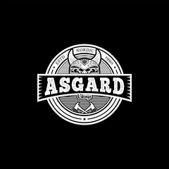 Fototapeta premium Viking Emblem With Horned Vintage Helmet And Crossed Axe vector design