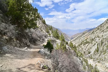 Cercles muraux Nanga Parbat Dangerous Hiking Trails to Fairy Meadows and Nanga Parbat Base Camp During Summer