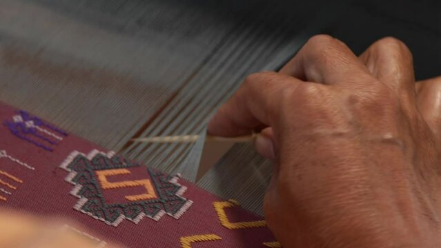 weaving Teen Jok Sarong, Pha Sinh Teen Chok, Pha Chok Muang Long