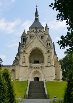 Le m&eacute;morial des batailles de la Marne dans le parc du ch&acirc;teau de Dormans dans la Marne