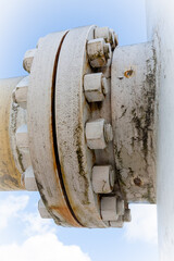 The main pipeline for pumping neichi, in the frame is a bolted flange connection, the old paint of...