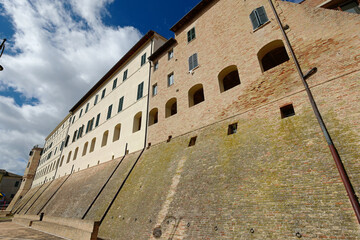 Fototapeta na wymiar Morro d'Alba Castello Mauer Marken Italien 