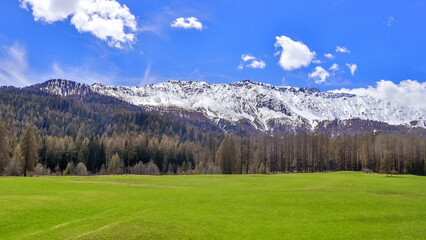 Fototapeta na wymiar Swiss & Italian Alps
