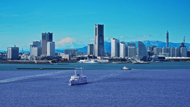 Yokohama Cityscape -富士山とみなとみらい-  [ pan right  ]