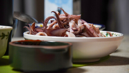 신선한 오징어 삶음 고추장