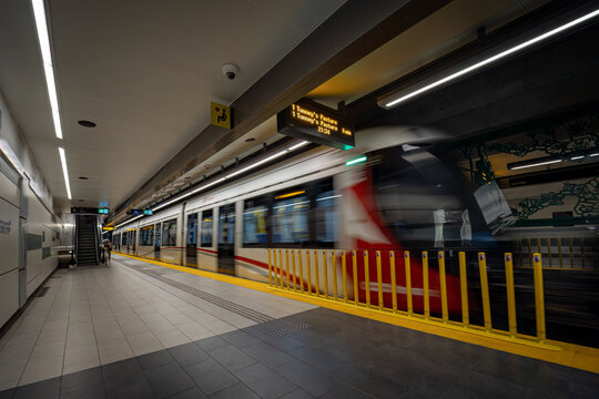 Ottawa Parliament Light Rail Station 