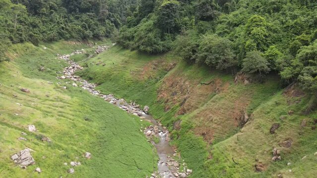 'Khao Chong Lom' is located in Khun Dan Prakan Chon Dam, Hin Tang Subdistrict, Mueang District, Nakhon Nayok Province.