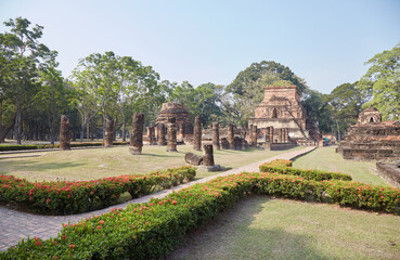 Obraz premium The elaborate Buddhist temple of Wat Mahathat in the historic city of Sukhothai, Thailand
