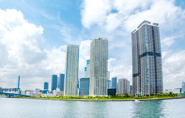 「ららぽーと豊洲」の中庭「アーバンドッグ」の風景