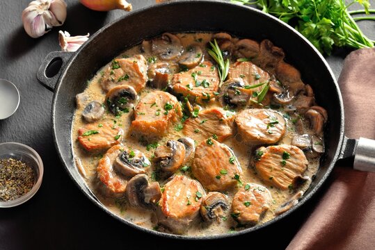 Mushroom Gravy Images – Browse 18,289 Stock Photos, Vectors, and Video ...