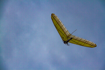 Fototapeta na wymiar hang gliding