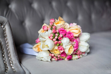 Bouquet with pink and white roses
