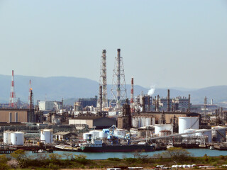 倉敷水島工業地帯。
科学プラントと煙突。