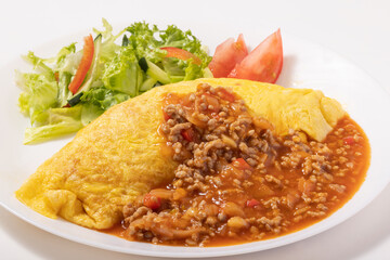 ミートソースのオムライス