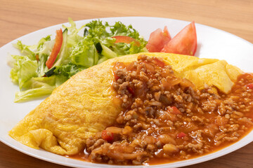 ミートソースのオムライス