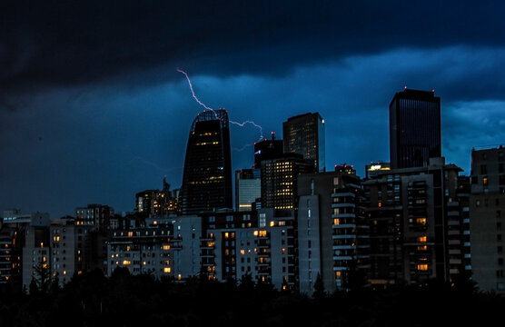 Orage et &eacute;clairs &agrave; La D&eacute;fense