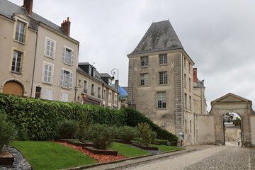 Fototapeta na wymiar Bâtiment typique, vue de l'extérieur, ville de Blois, département du Loir et Cher, France