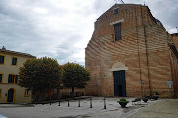 Monte San Vito Piazza San Pietro Marken Italien
