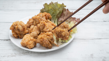 鶏もも肉の唐揚げ