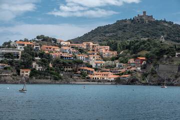 Fototapeta na wymiar Landscape of the coastline in Collioure between mountains and sea