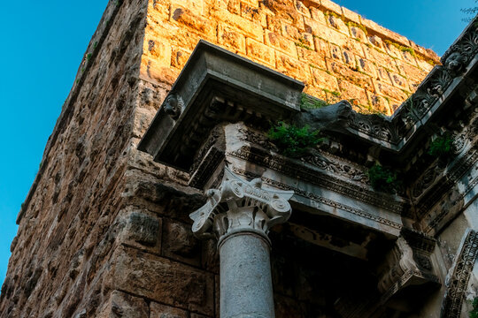 Triumphal Arch of Hadrian in the Turkish city of Antalya. Hadrian's Gate in Antalya.