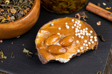 Crispy cake with salted caramel and nuts