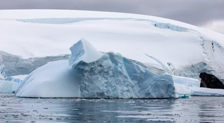 Foto op Plexiglas Antarctica landscape showing glaciers and climate change © Heather