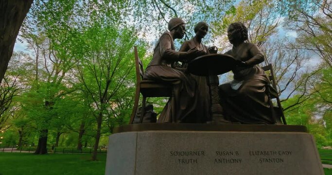 Estatuas Mujeres en Central Park New York
