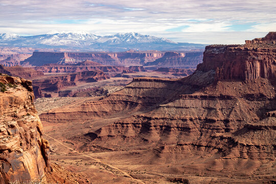 An image of the valleys of Dead Horse Point National Part.