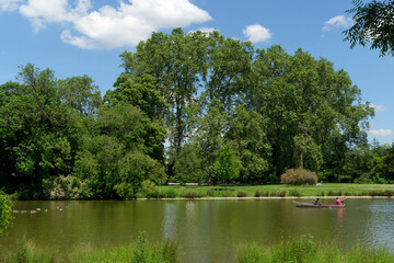 Daumesnil lake n the Vincennes wood.