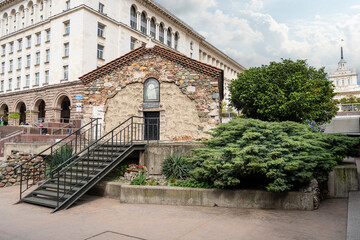 Fototapeta na wymiar Sveta Petka church in Sofia, Bulgaria