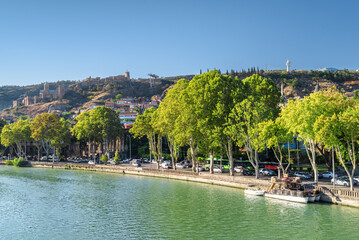 The Kura (Mtkvari) River in Old Town of Tbilisi, Georgia © efired