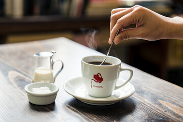 喫茶店のホットコーヒー３