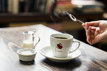 喫茶店のホットコーヒー２