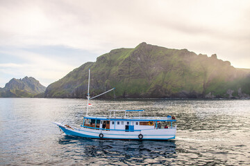 Fototapeta premium cruise tour at komodo national park, indonesia