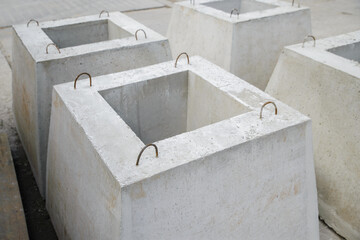 Reinforced concrete glass-type foundation used in the construction of buildings from columns.