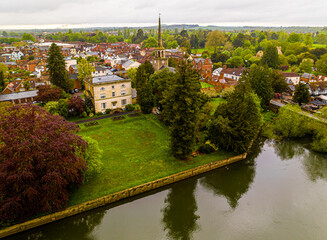 Aerial view of Wallingford, a historic market town and civil parish located between Oxford and Reading on the River Thames in England © Alexey Fedorenko