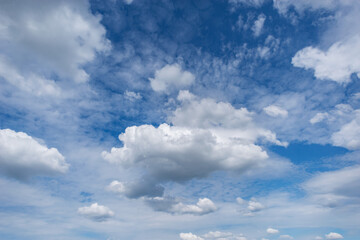 Fototapeta na wymiar Amazing cloudscape on the sky.