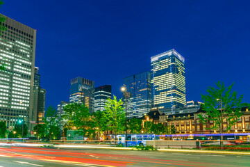 Fototapeta na wymiar 丸の内ビジネス街の夜景　東京都市風景