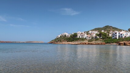 survol du village de Fornells au nord de l'île de Minorque dans l'archipel des Baléares Espagne	
