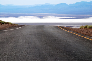 Fototapeta na wymiar artist's drive in Death Valley National Park