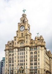 Obraz premium View of waterfront in Liverpool, a city and metropolitan borough in North West England