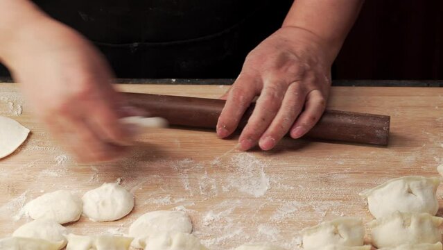 Chinese dumpling skin production process