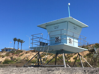 Fototapeta na wymiar Lifeguard tower at Carlsbad State Beach in Carlsbad, California, USA