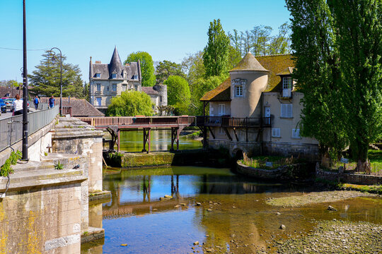 "Moulin à Tan" ("Tan water mill") built on a dam over the river Loing in the medieval town of Moret-sur-Loing in Seine et Marne, France