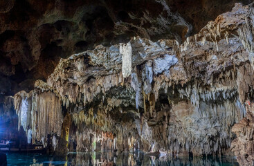 Fototapeta premium Ecopark Aktun Chen underground cenote