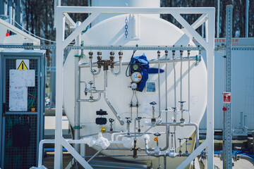 Liquid nitrogen tanks and heat exchanger coils for producing industrial gas