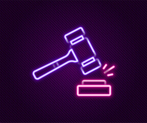 Glowing neon line Auction hammer icon isolated on black background. Gavel - hammer of judge or auctioneer. Bidding process, deal done. Auction bidding. Colorful outline concept. Vector