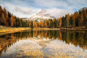 Reflections of the Three Peaks: The Majestic Mirror of Lago d'Antorno