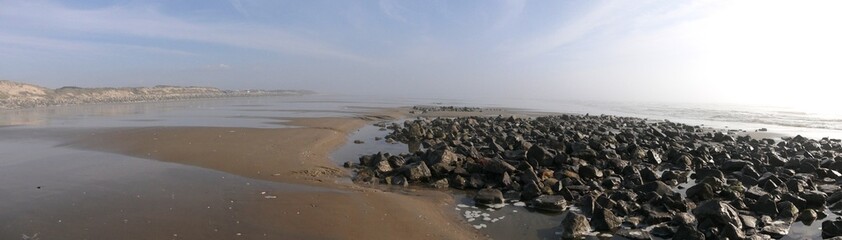 Photo panoramique de la plage de Sainte Cécile plage au bord de La Manche département du Pas de...